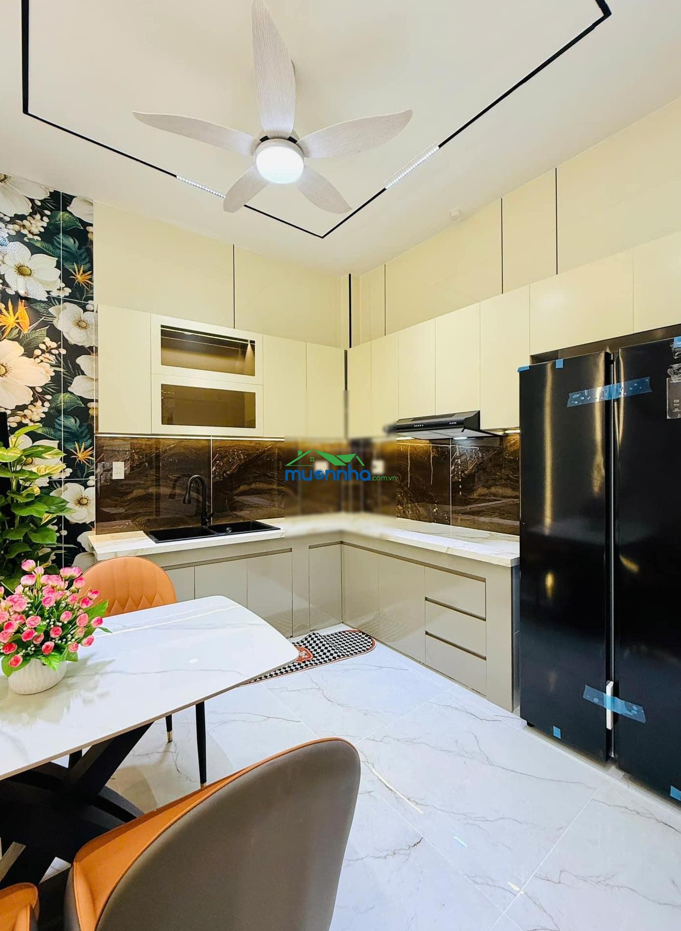 Bán nhà tân bình - ngộp chỉ 5 tỷ ** - đúc 2 lầu 3 ph - gần nhà ga t3