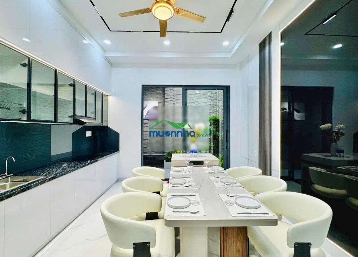 Chủ đi định cư cần bán gấp 2ty 870. nhà phạm văn đồng gần gigamall 54m, hẻm 5m, đang cho thuê 12tr