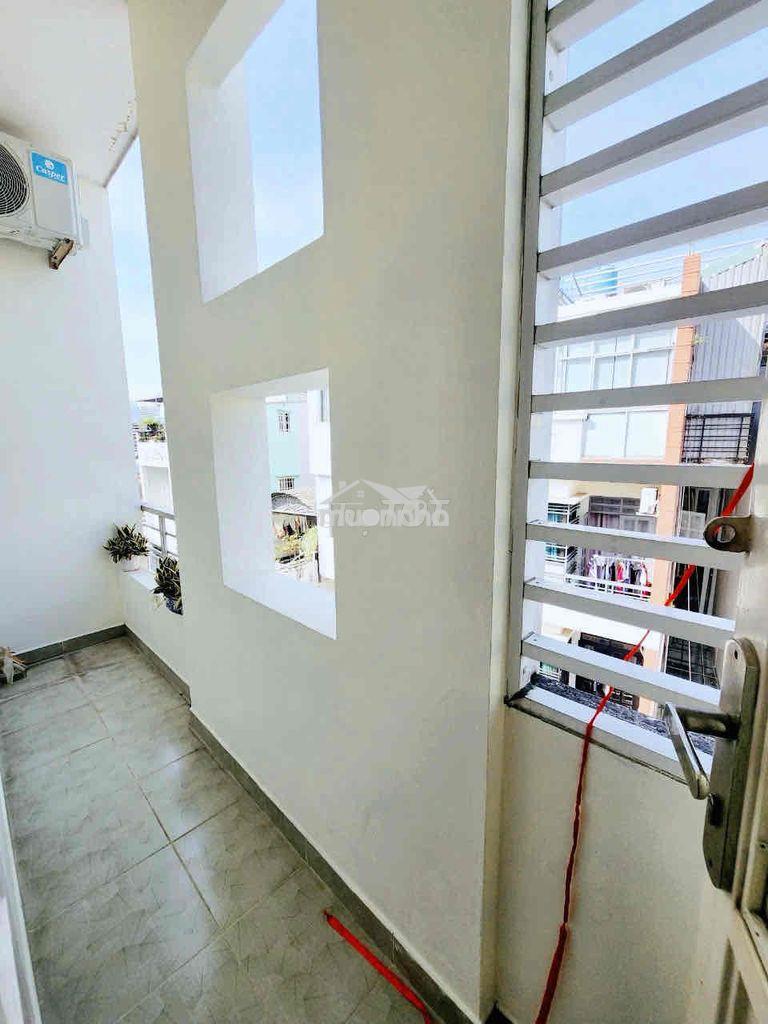 Cho thuê chdv 2 phòng ngủ-ban công full nt ngay trung tâm bình thạnh