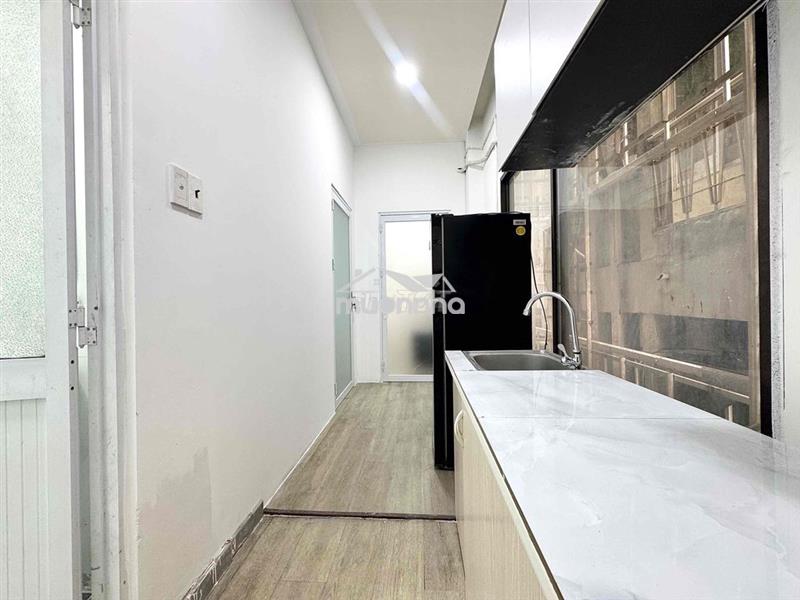 🎉Cho thuê căn hộ 2pn ban công full nt ngay vòng xoay lý thái tổ