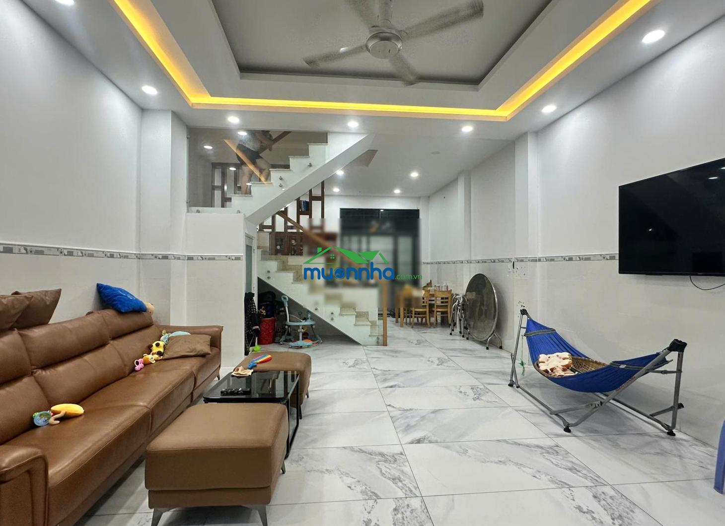 Tân chánh hiệp còn căn duy nhất 3 tầng lầu giá rẻ, hẻm 6m nhà lầu đồng bộ, sát trường đhgt vận tải