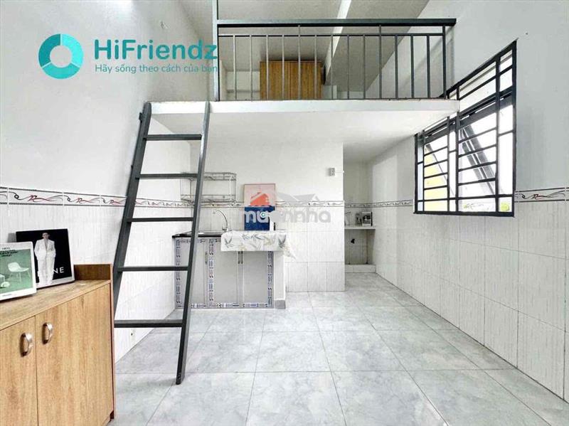 Cho thuê phòng có gác cửa sổ trời và thang máy gần đại học văn hiến