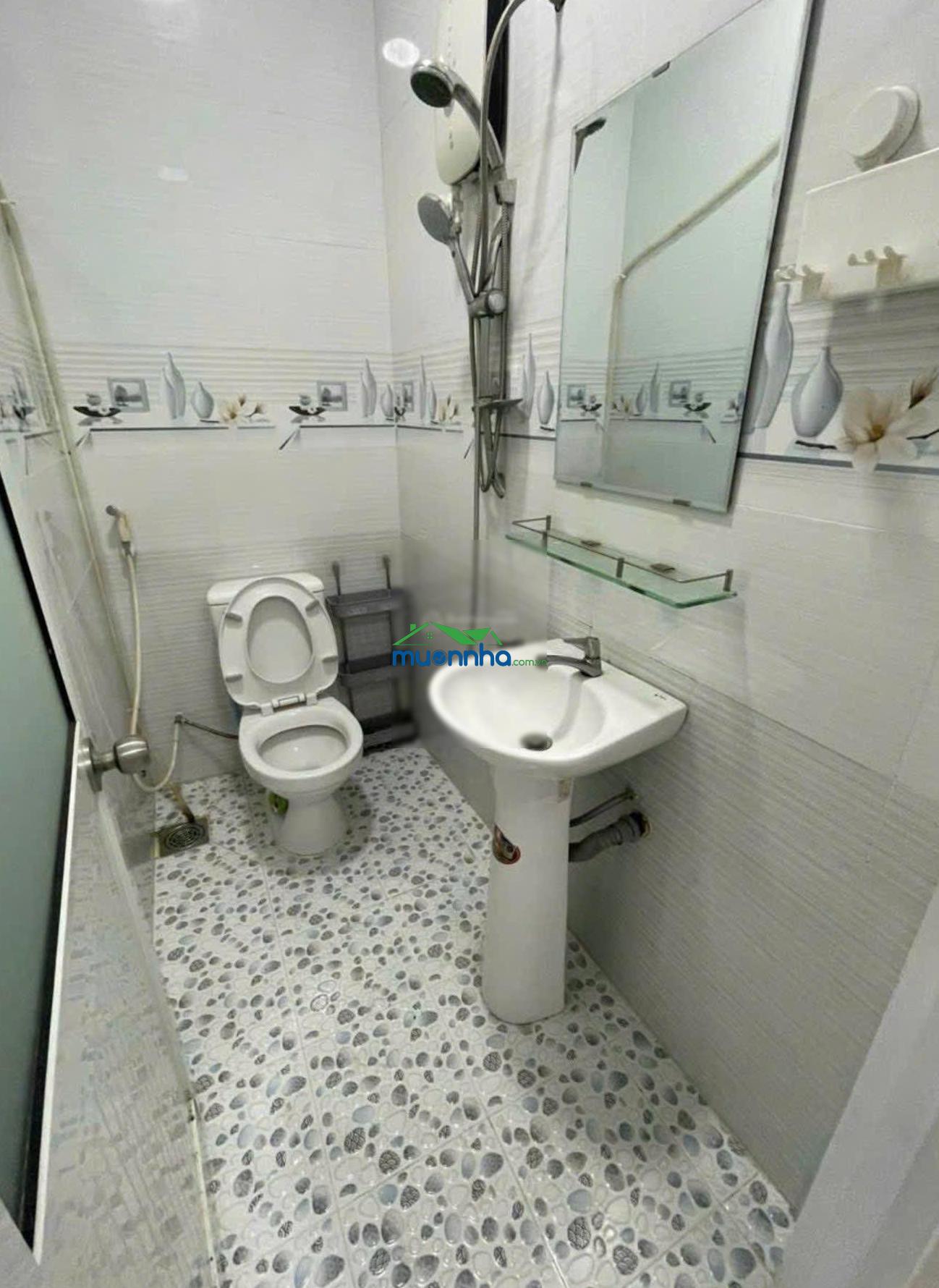 Gần 40m2 nhỉnh 5 tỷ khu ẩm thực phan xích long hẻm vf3 thông - 2