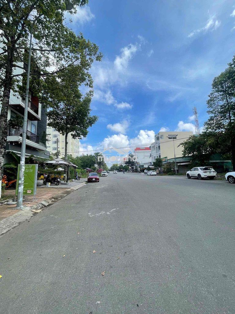 Nhà trệt 3 lầu mới kdc hưng phú 1 - 2