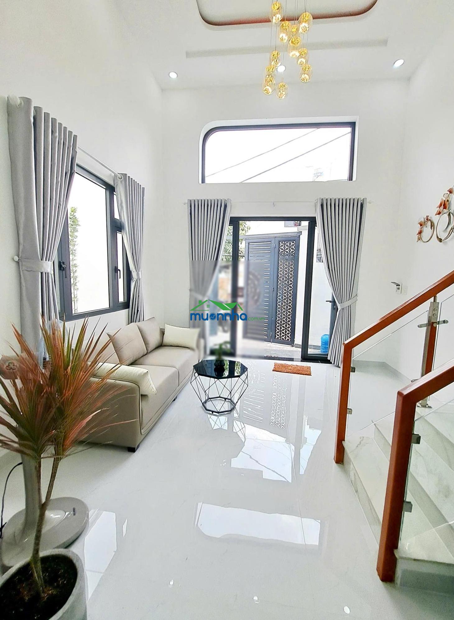 Bán nhà song hành 5.4x18m xây 2 tầng 4 pn, sân trước nhà rộng rãi. giá 5.65 tỷ tl - 2