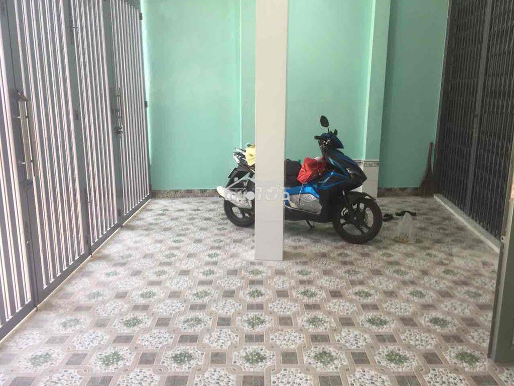 Nhà hẻm xe tải ngay kế chợ gấu hóc môn nhà nở hậu - 4