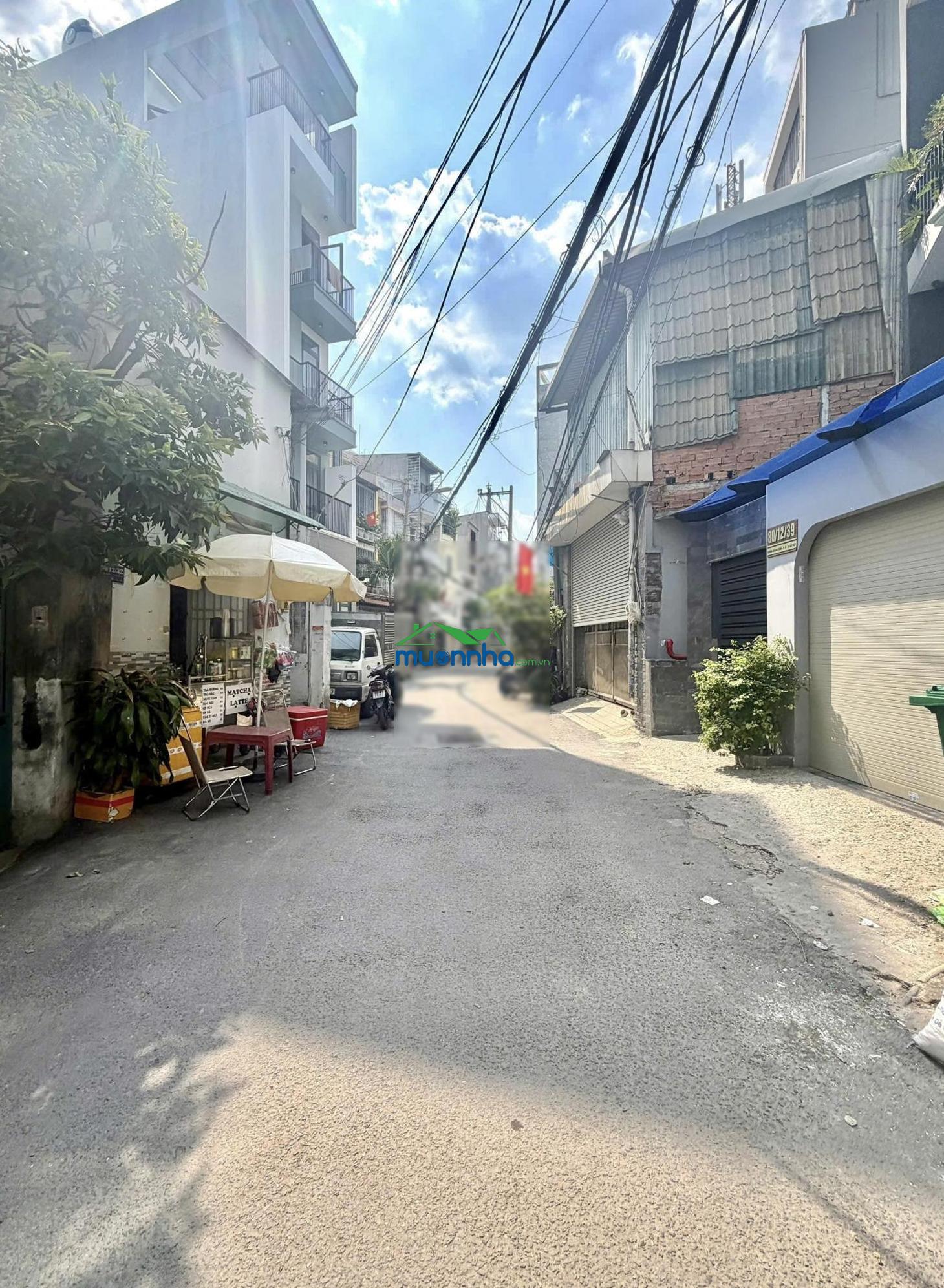 Hxh 80/ dương quảng hàm. ngang 6,73 cn 126,75m2. ngay sau lưng nhà thờ bến hải. 14,9 tỷ tl