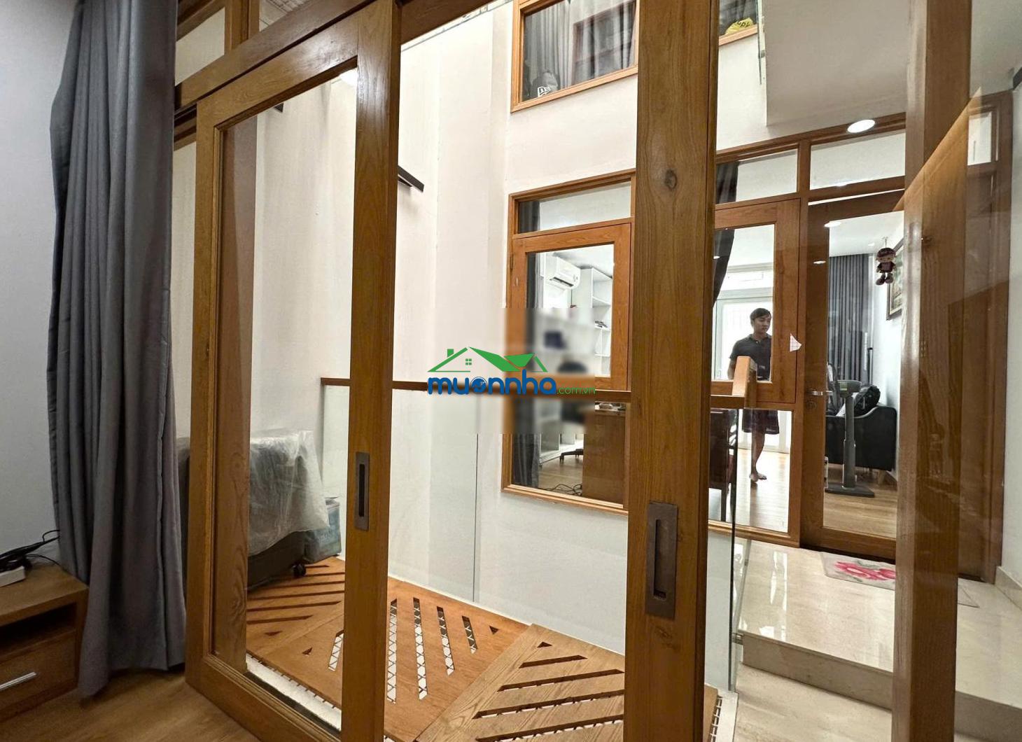 Bán nhà đẹp hẻm 5m sát mt đường hai bà trưng, p. tân định. 4m x 16.35m, trệt 4 lầu. giá 19.8 tỷ tl