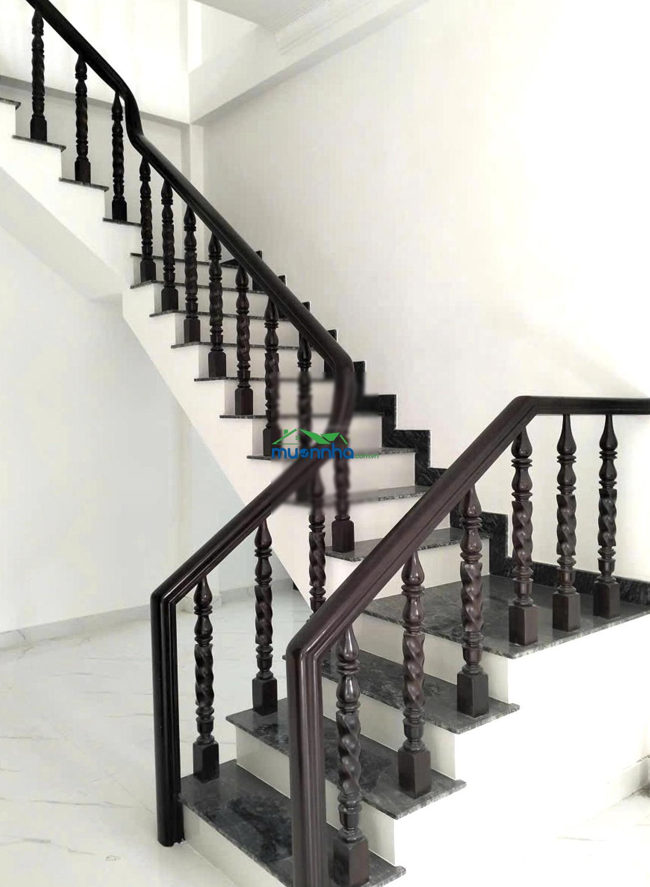 Nhà 2 tầng nở hậu cách một căn ra mặt tiền kha vạn cân - 69 m² - 4.99 tỷ - 3