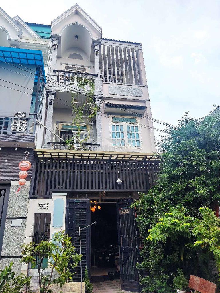 Nhà 1 trệt 2 lầu st hẻm xe hơi kdc đại hải