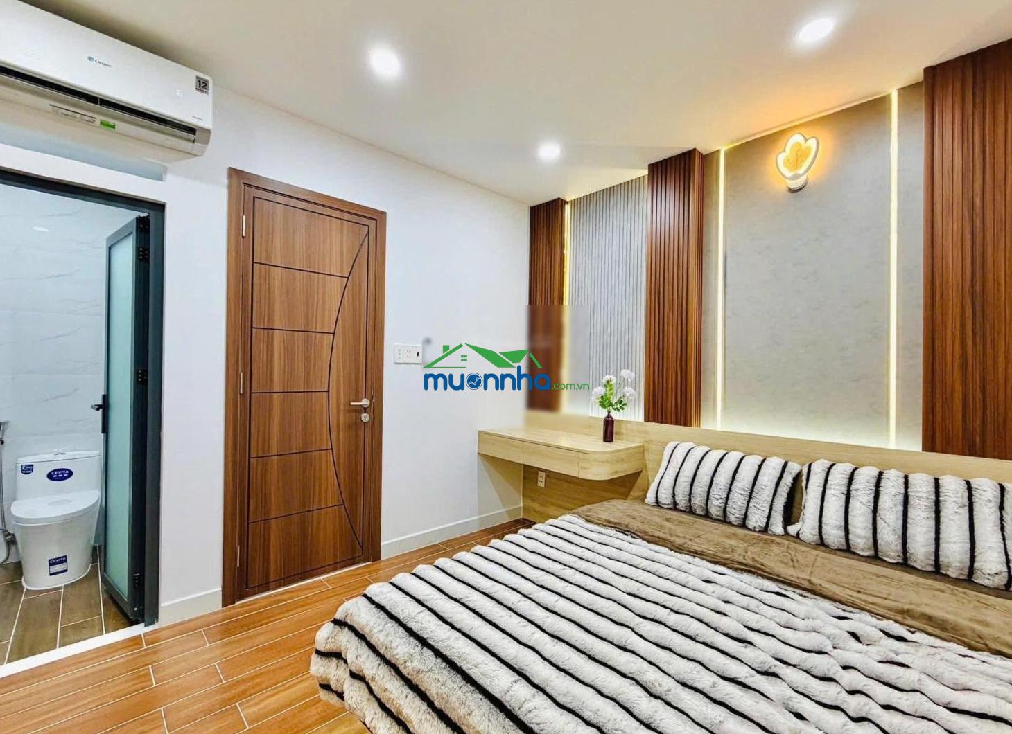 Căn nhà mua ở hay đầu tư đều tốt. giá 4ty700tr dt 95m2, hẻm 6m, hđ thuê 23tr/th. sổ hồng riêng - 2