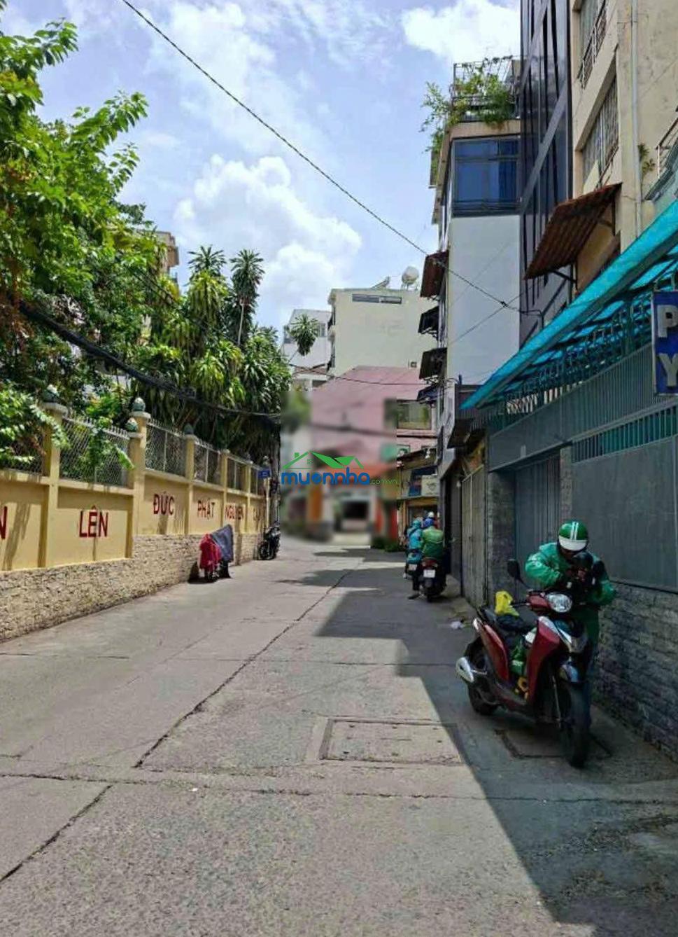 Ngay coopmart phan xích long - nhiêu tứ - phú nhuận - 106m2 ngang 5.4m - nhà cấp 4 tiện xây mới - 2