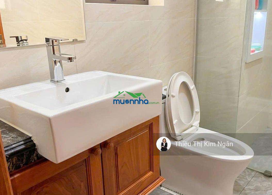 Nhà man thiện - vị trí v.i.p - xe hơi ngủ trong nhà - 3 tầng mới đẹp - 2