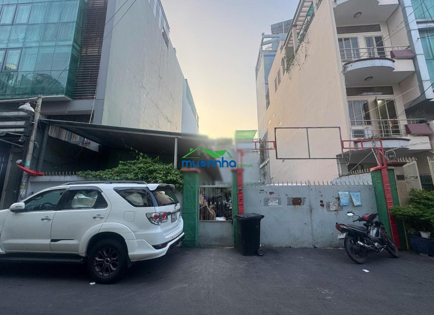 Bán khuôn đất hẻm 10m. quận 10- 11.5x33m.cn 370m²- ctxd 7 tầng - giá 70 tỷ- đối diện kingdom. q10 - 2