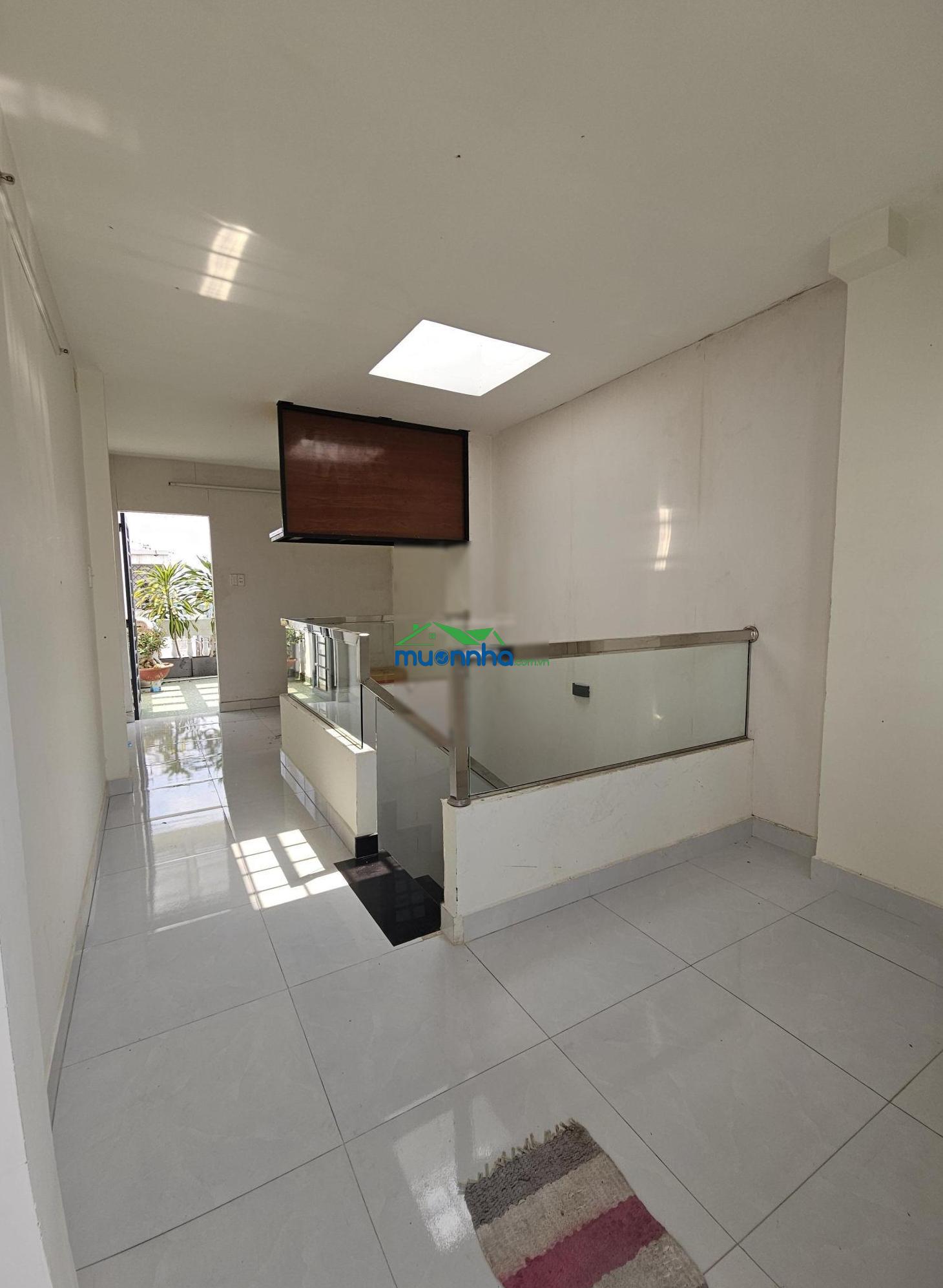 Nhà 3 lầu ở đại gia đình gần mặt tiền cạnh siêu thị aeon cao lỗ