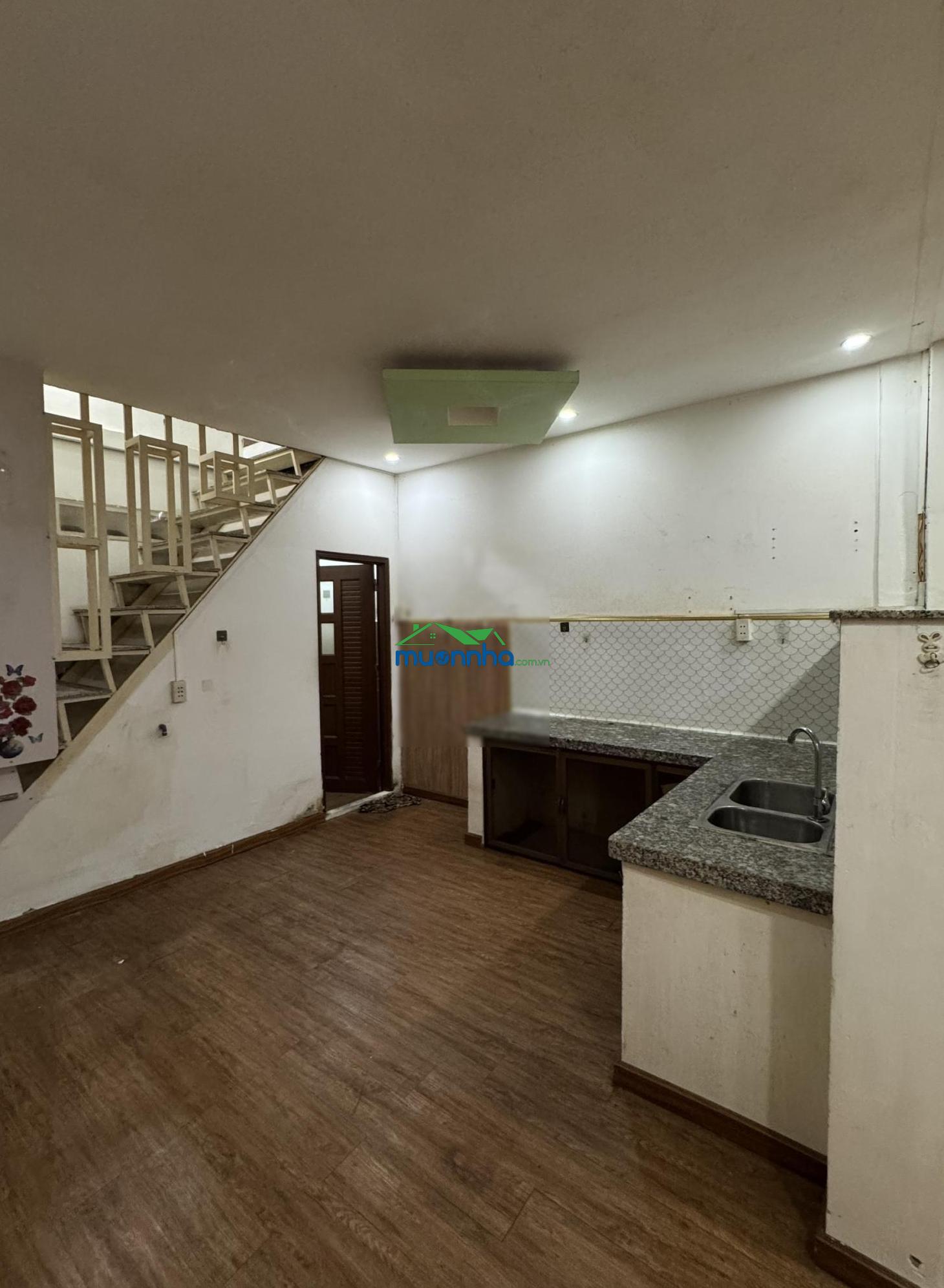 Kẹt tiền bán rẻ 4,2 tỷ còn bớt - ngay big c nguyễn sơn - 50m² - nở hậu - bỏ lỡ là tiếc - 3