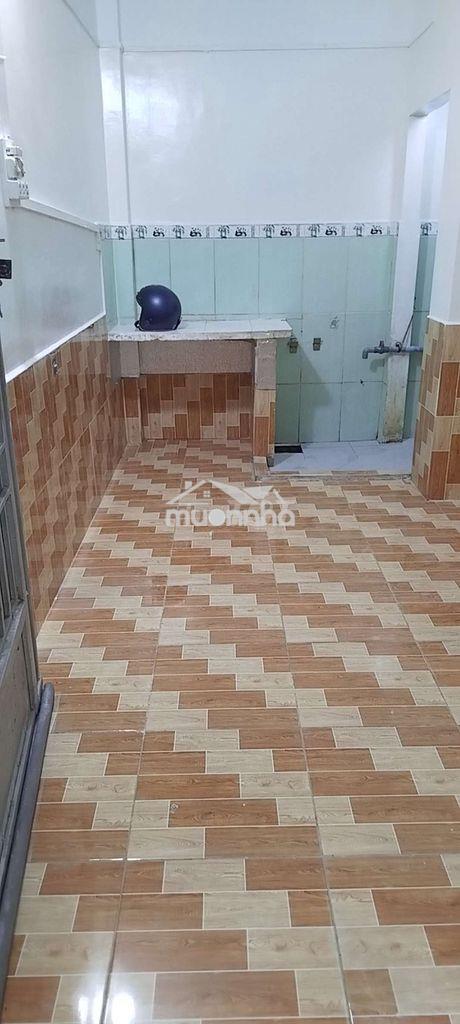 Phòng máy lạnh mát mẻ diện tích 30 mét vuông gần đường lê trọng tán - 3