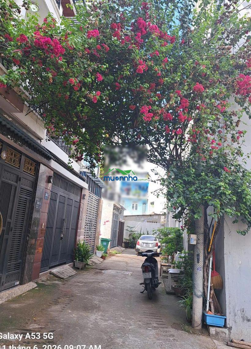 Nhà đẹp hẻm xe hơi sát mặt tiền 3 tầng gần cc chương dương 4,2x14 chỉ 7,5 tỷ.