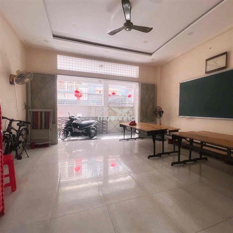 Diện tích khủng ngang 7,5m vuông vức