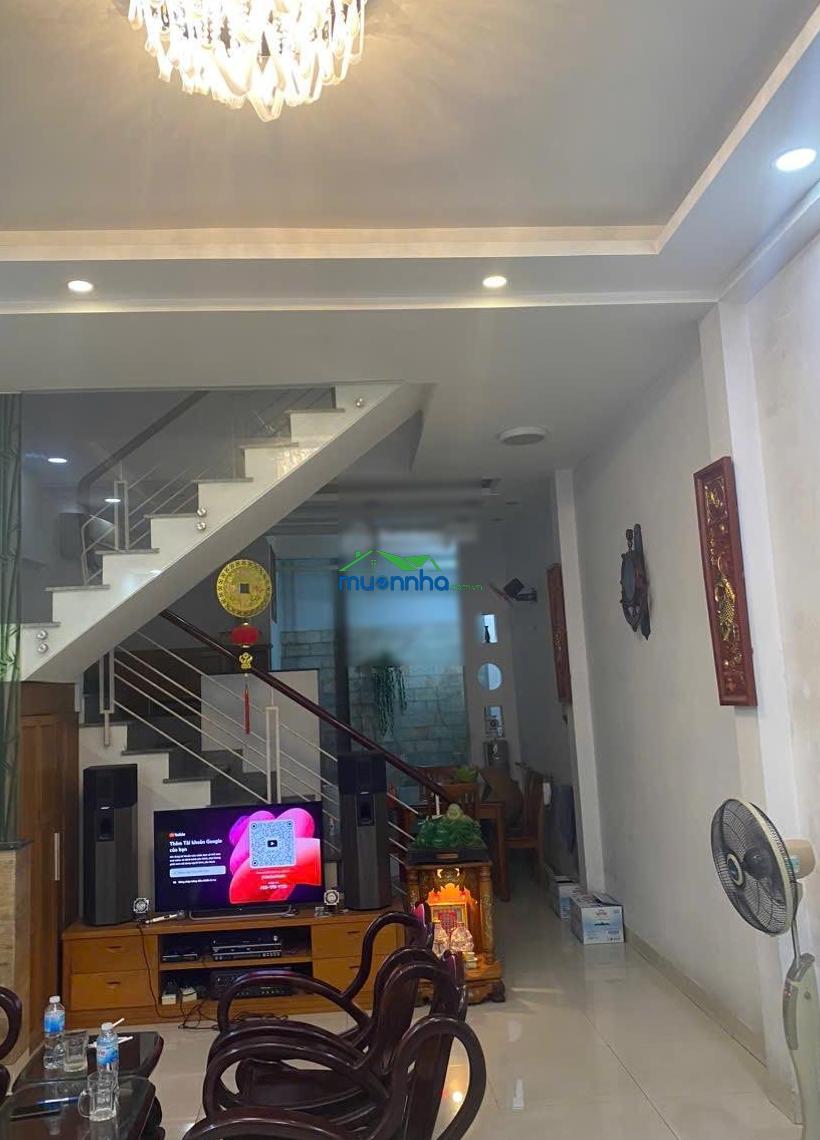 Bán nhà 3 lầu 60m2, 3,9 tỷ ngay tô ký phường đông hưng thuận quận 12