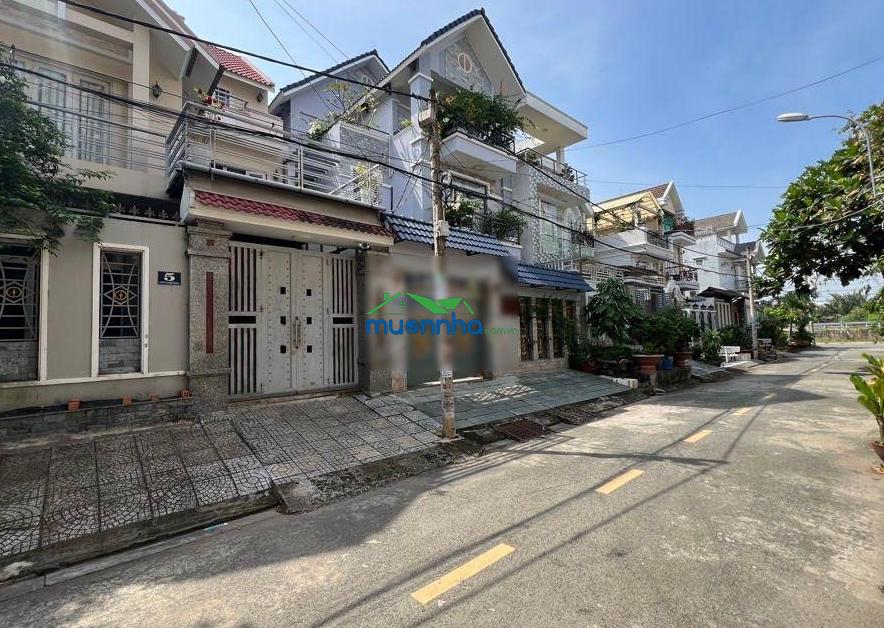 Bán nhà mới đẹp 100 m2 - 3 tầng - kdc gia hoà. đường 8m. nhỉnh 5 tỷ - 2