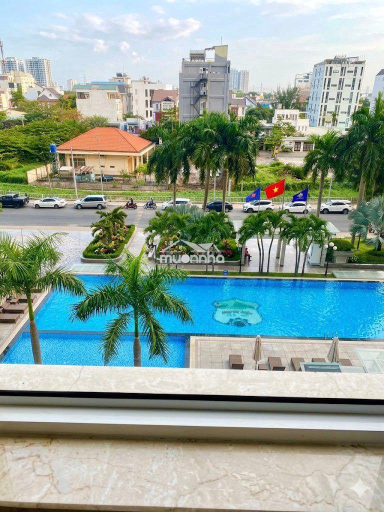 Chính chủ cần bán căn hộ rộng 226m2 giá rẻ