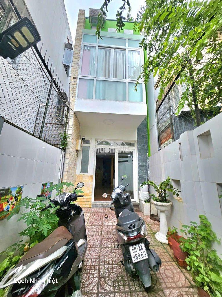 Nhà ngay trung tâm, hẻm 1 séc, ko quy hoạch