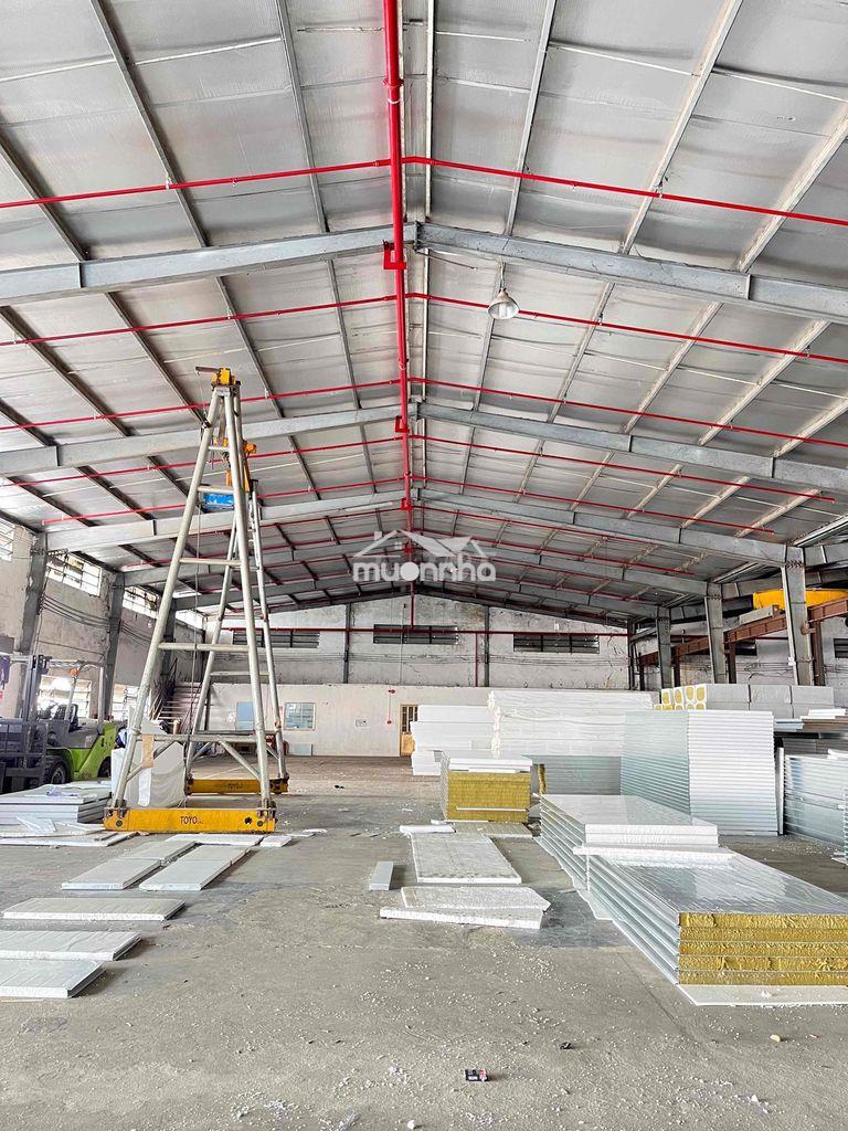 Cho thuê xưởng 1900m2 pccc tự động thẩm duyệt , giá 160tr tại dĩ an