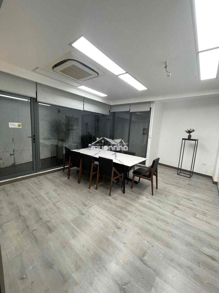 Biệt thự kdc sadeco 250m2 . 4 lầu . có thang máy . giá thuê: 65tr/th - 2
