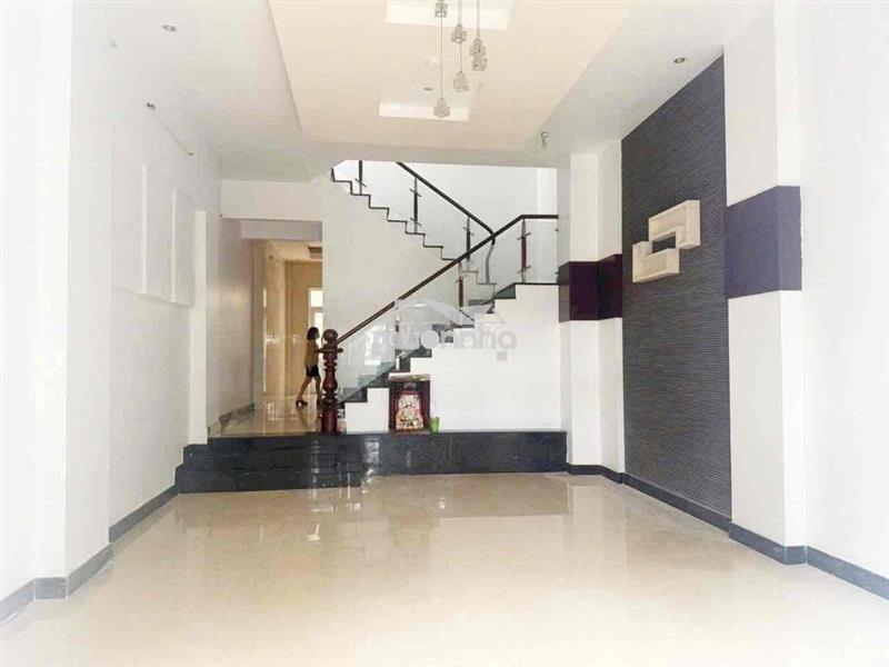 Nhà mới 5x20m 3 lầu kgu tên lửa có 4pn 5wc có máy lạnh và nt cơ bản