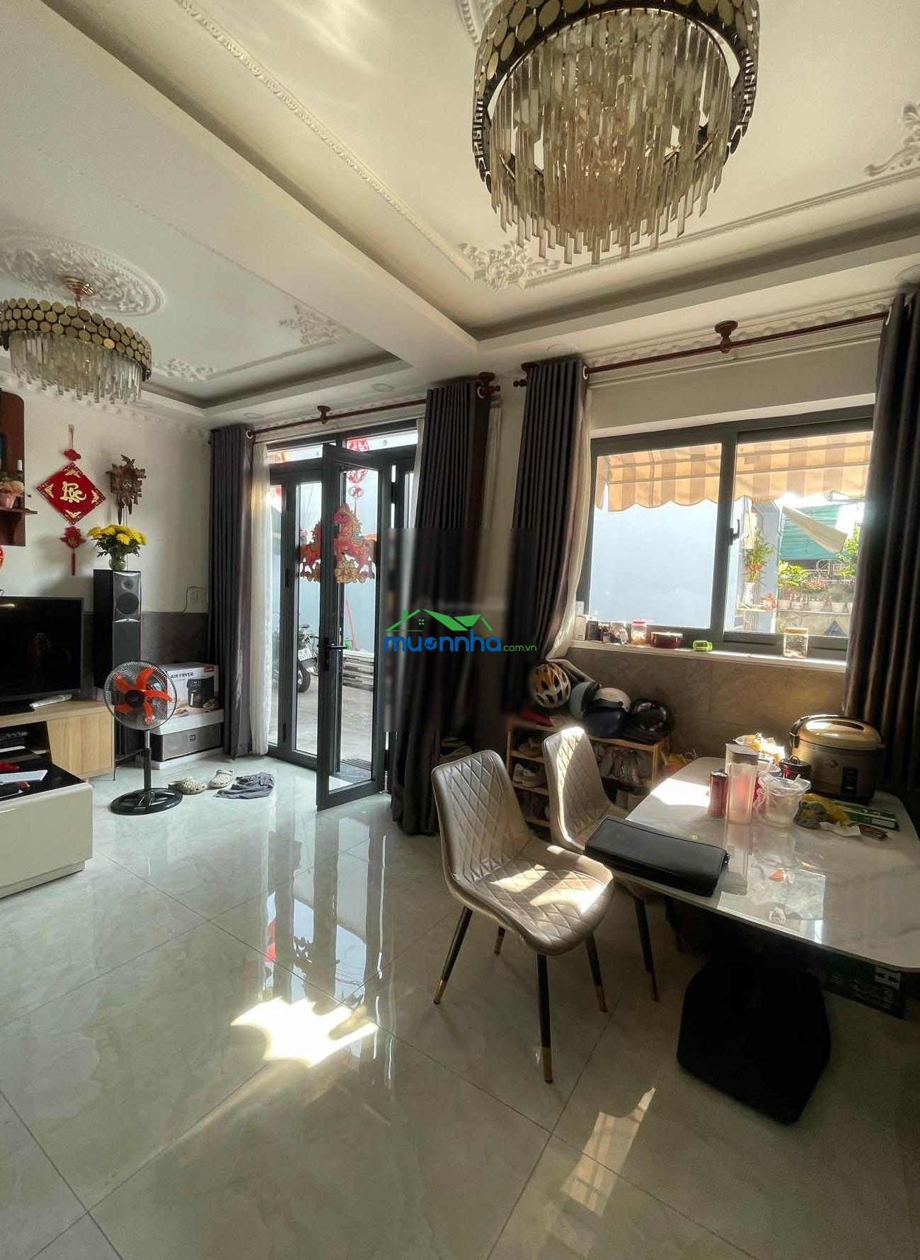Quận 7 - vừa ở vừa kd - 5tỷ5 - ngang 7m - cạnh pmh - hẻm 4m5 - có pn trệt - 3
