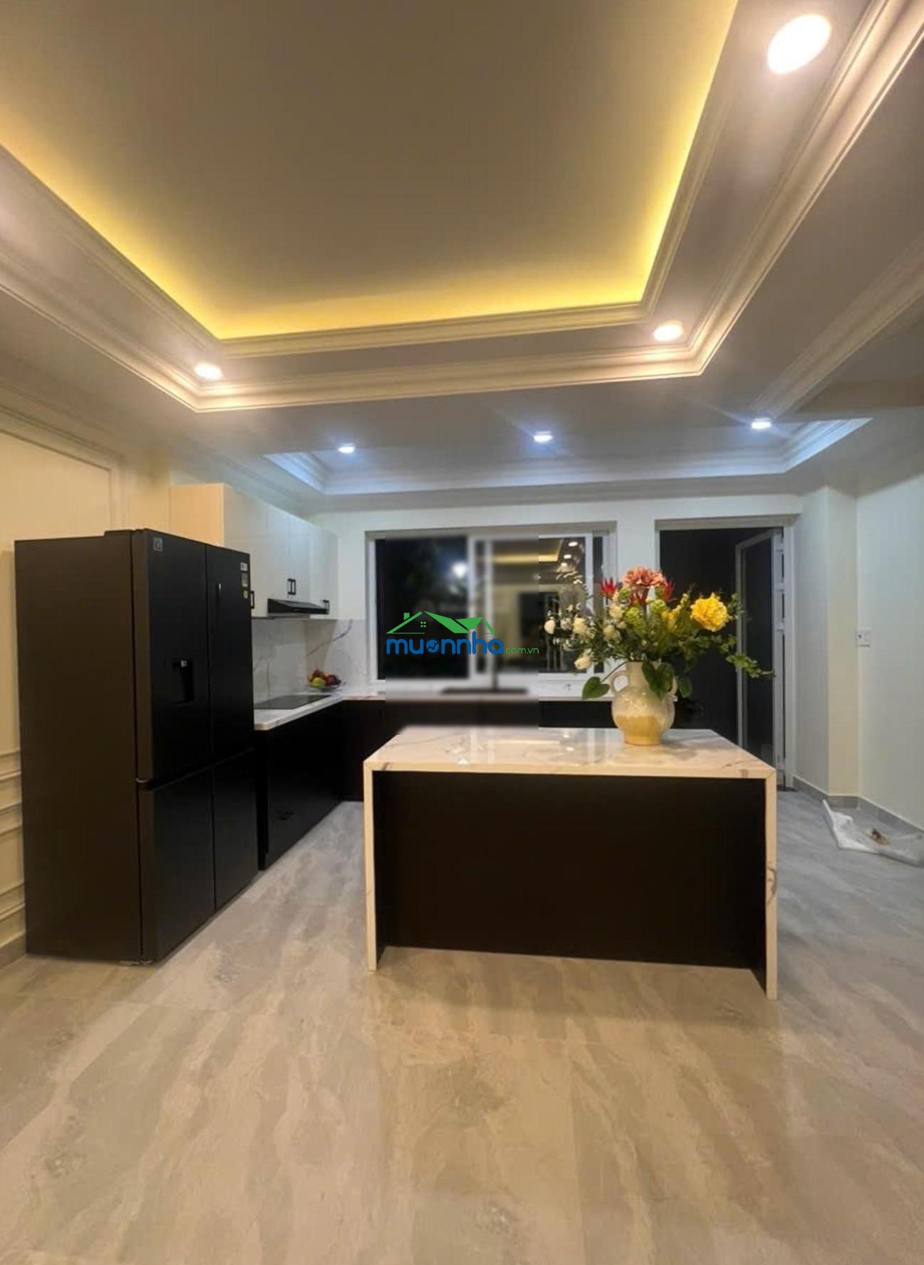 Kiến trúc châu âu 5 tầng gần mt lê văn lương đường 8m 4pn giá 8 tỷ hơn- shr- dân trí cao- kdc