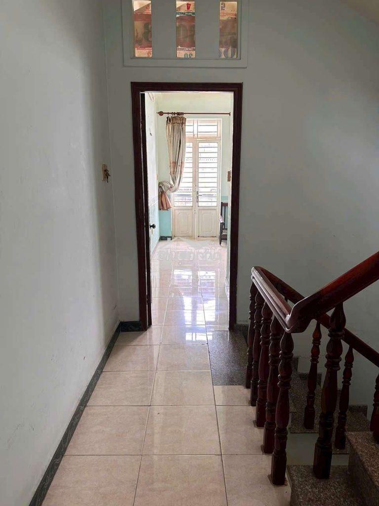 Cho thuê nhà 4 x14 đúc 3 lầu hẻm 78// ng văn khối p11 gv 4 phòng ngủ - 3