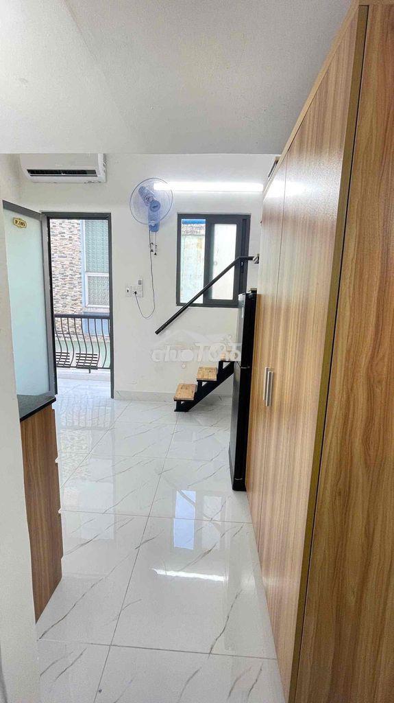 Chdv duplex mới xây có ban công thang máy