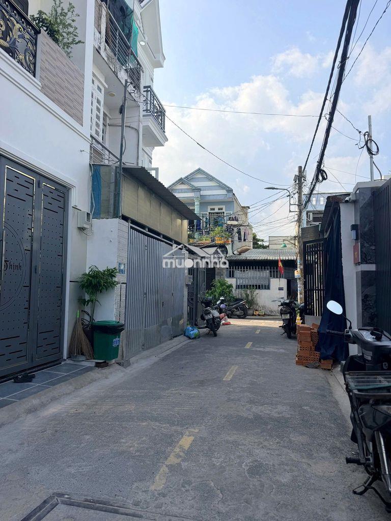 Hot quận 12 nhỉnh 4 tỷ - hẻm xe hơi - 3 tầng kết cấu - sổ vuông full - 4
