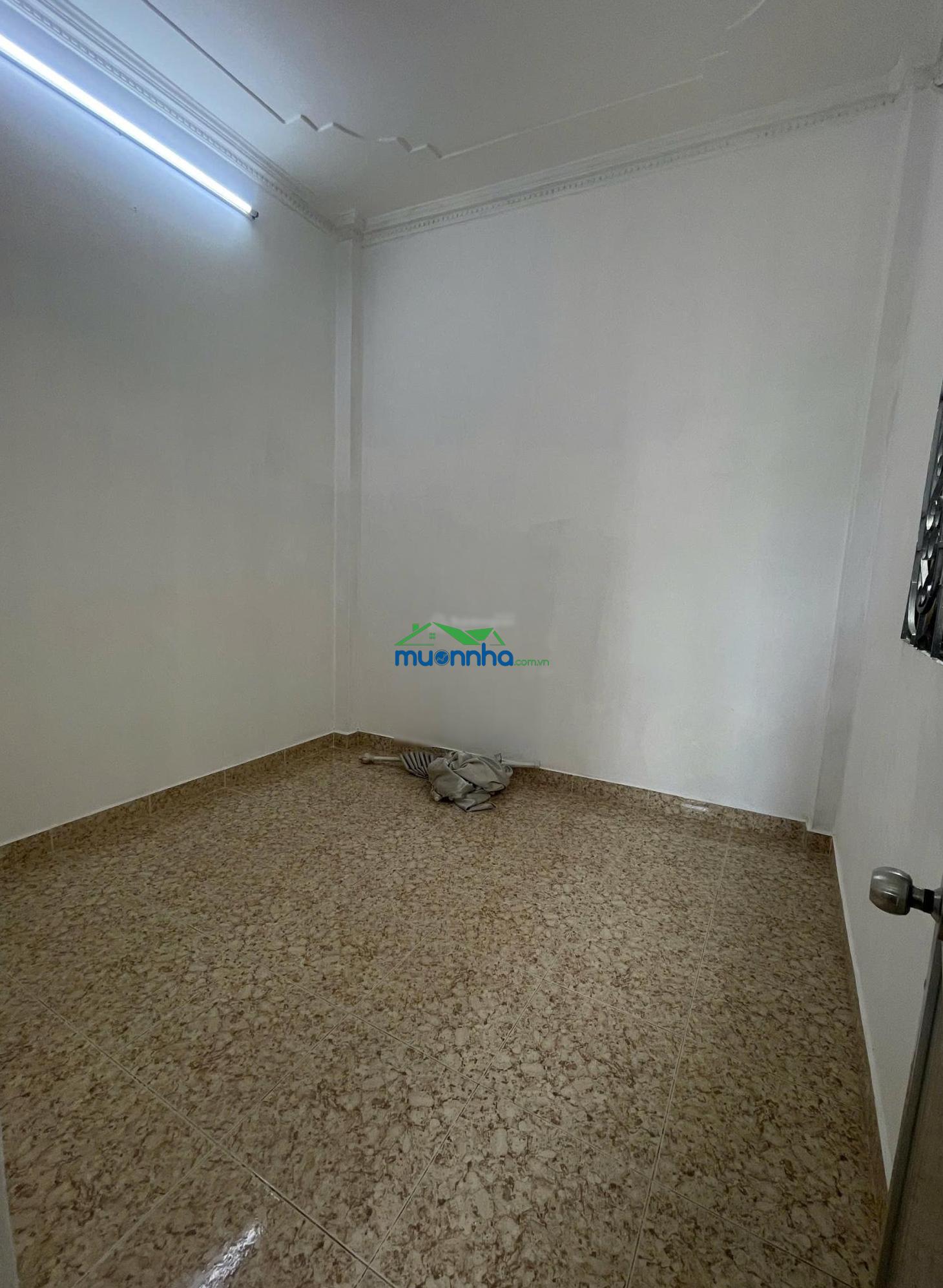 3 tỷ 690 - hẻm 4m - thẳng 1 trục - cách htp chỉ 20m - phú thuận q7 - cách nguyễn thị thập 400m