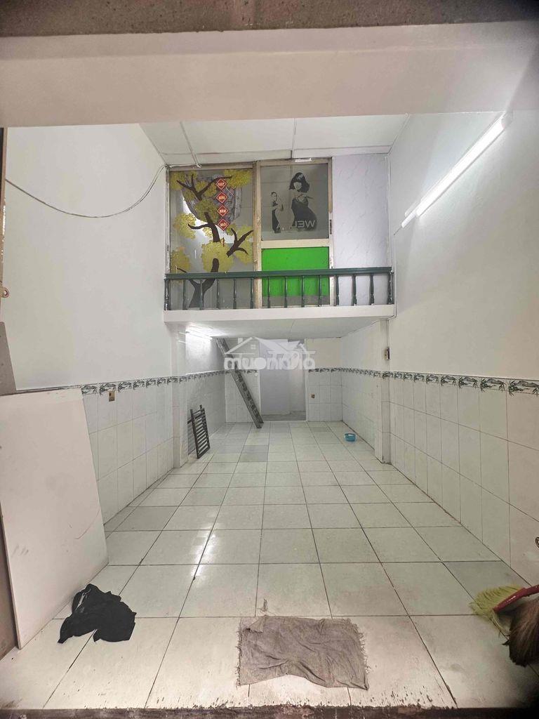 Nhà nguyên căn 6tr cọc 1 tháng