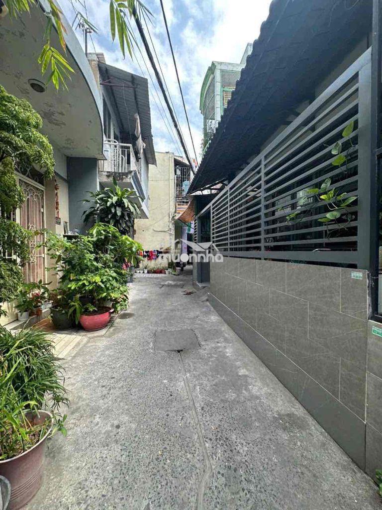 Nhà nở hậu 5m5 có p ngủ dứoi trệt - sổ chuẩn hoàn công đủ - 2