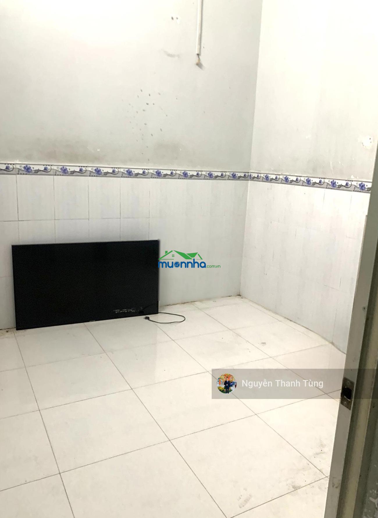 Nhà 2 tầng xe hơi ngủ nhà 1/ đường trường chinh, q12, dt 100m2, không quy hoạch, gần chợ lạc quang.