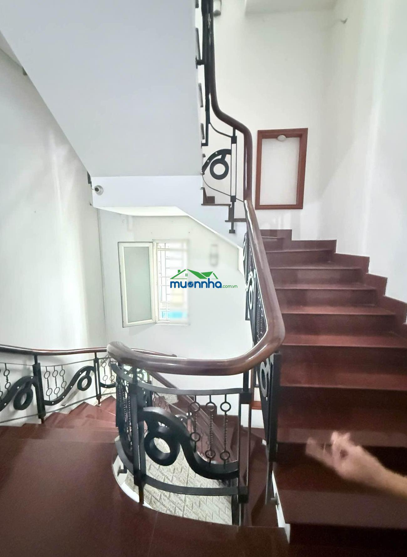 Bán nhà đường trường sơn - p tân sơn nhất - tân bình: dt-160m² - nở hậu - 4 lầu. hẻm xe tải!