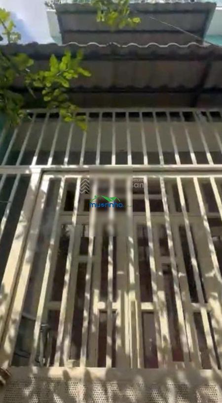 Bán nhà sổ riêng 3 tầng - gần chợ bùi văn ba - quận 7