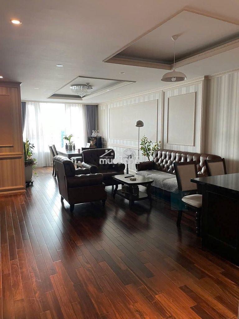 View trọn pháo hoa q1 cc 312 lạc long quân 3,35tỷ, 66m2, q11, hcm