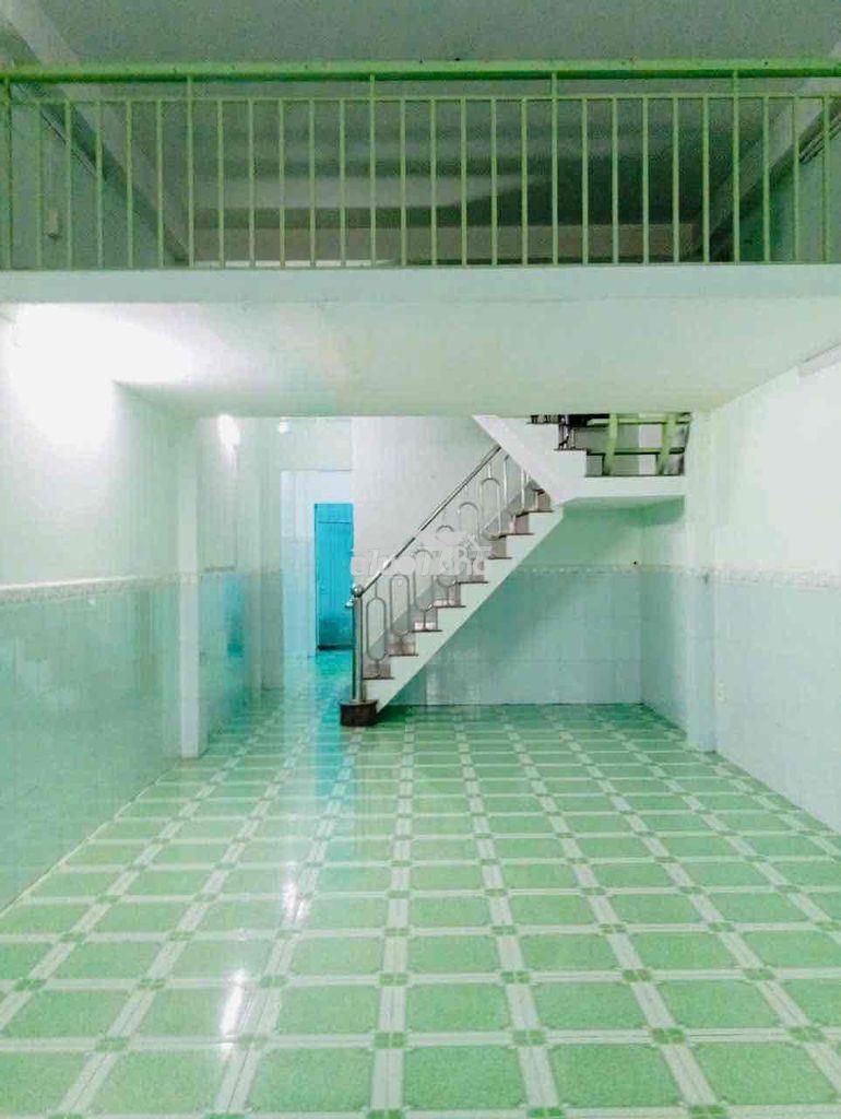 Nhà thuê mặt tiền quách đình bảo f phú thạnh  dt 4x20m gác lửng  nhà s