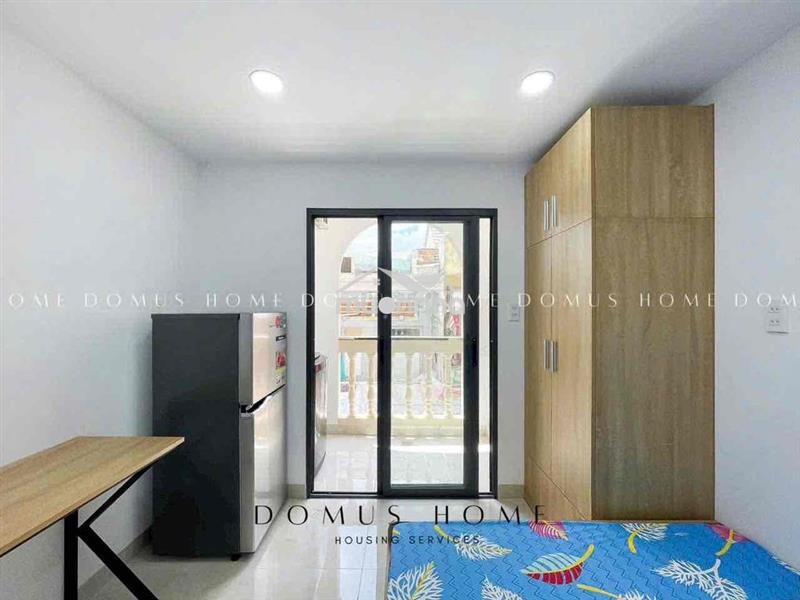 Balcony mới xây 100% ngay cầu tân thuận