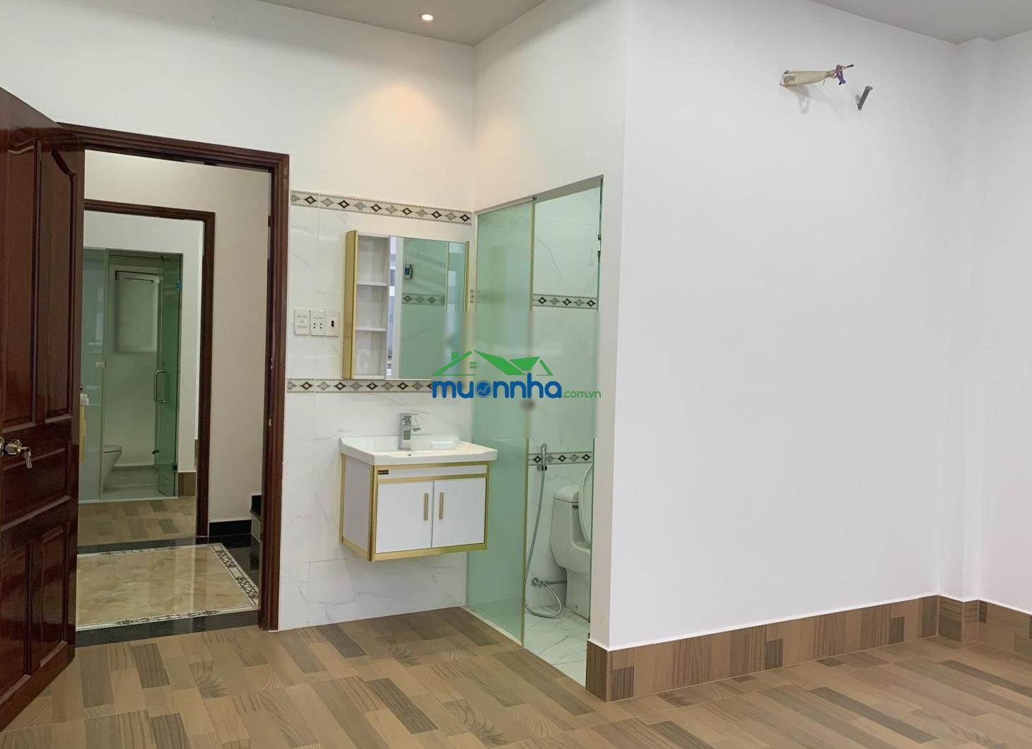 Nhà 1 lững 3 lầu kdc a.d.vương gần v.v.kiệt, b.vệ 24/24 shr hoàn công đầy đủ