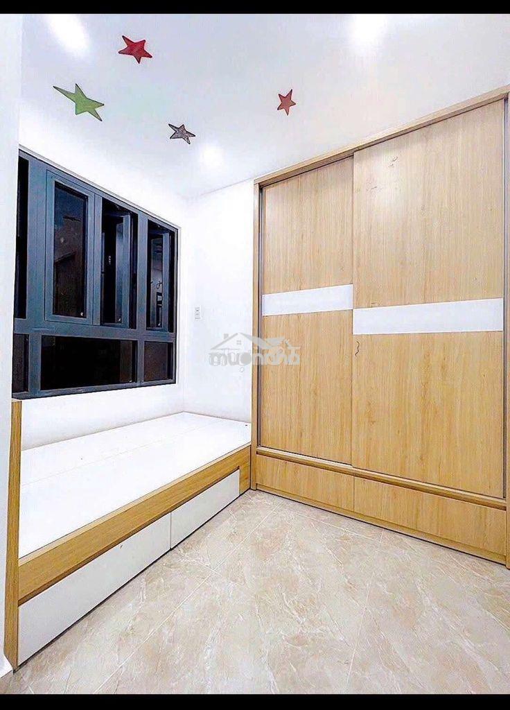 Nhà đẹp 3 tầng hẻm lớn sát mặt tiền không quy hoạch q4 - 3