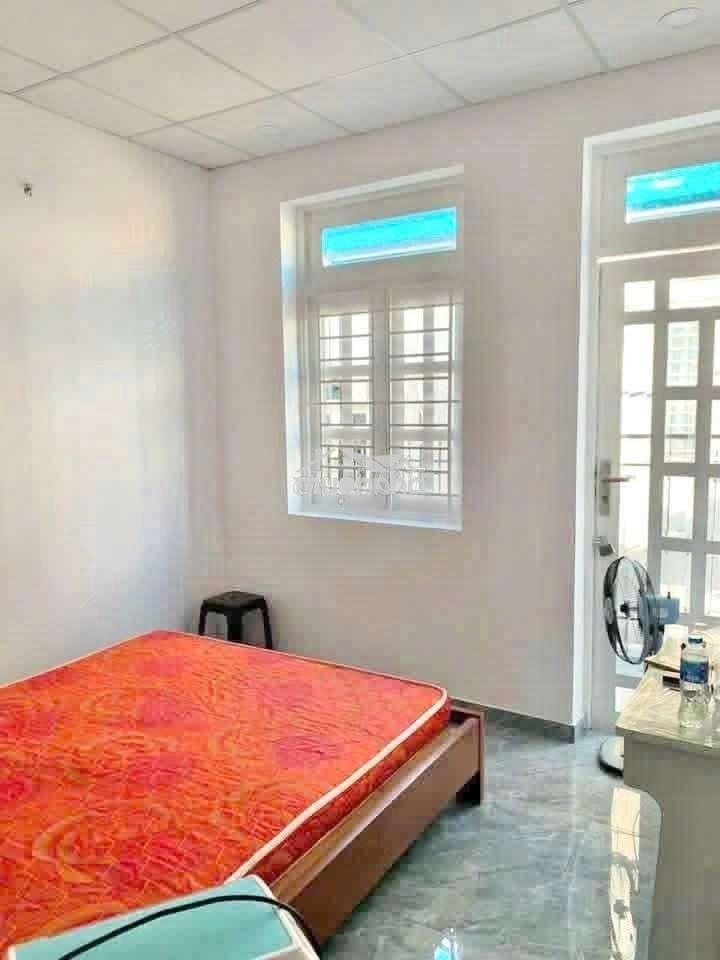 Nhà 40m2 2pn đối diện vạn phúc