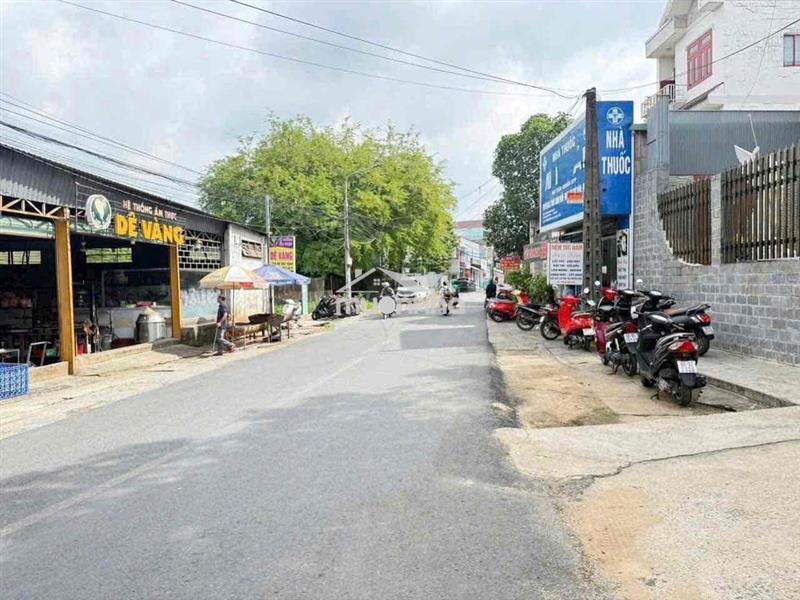 Cần bán lô đất mặt tiền nguyễn bảo đức