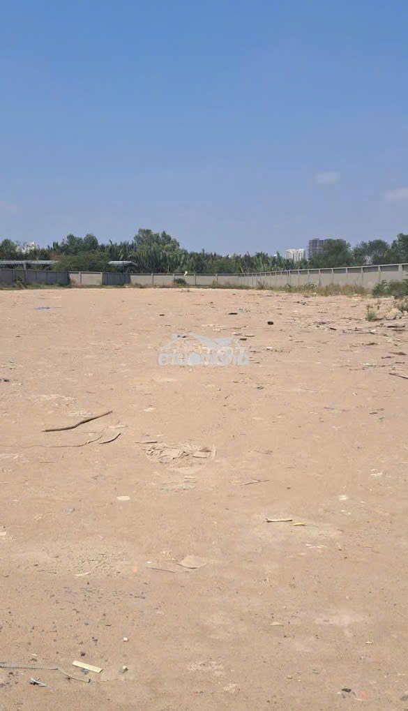 Cho thuê đất nguyễn hữu thọ, 5.500m² – làm bãi xe, kho bãi