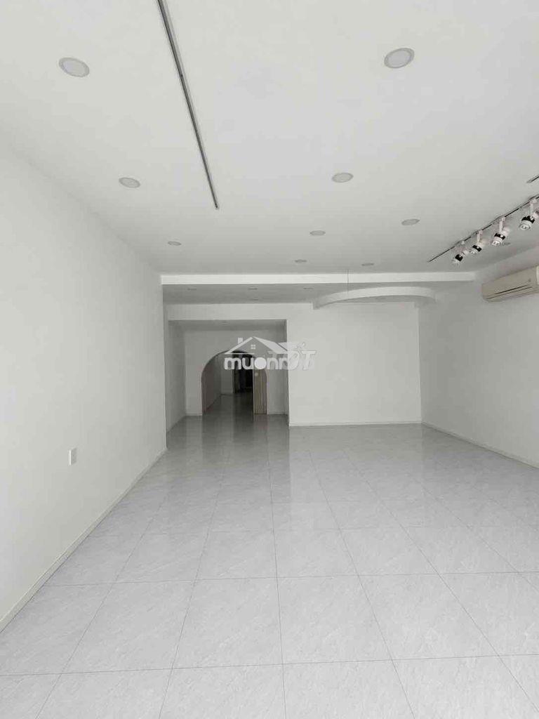 Cho thuê mặt bằng ngang 6 nằm ngay trung tâm gần siêu thị, chợ